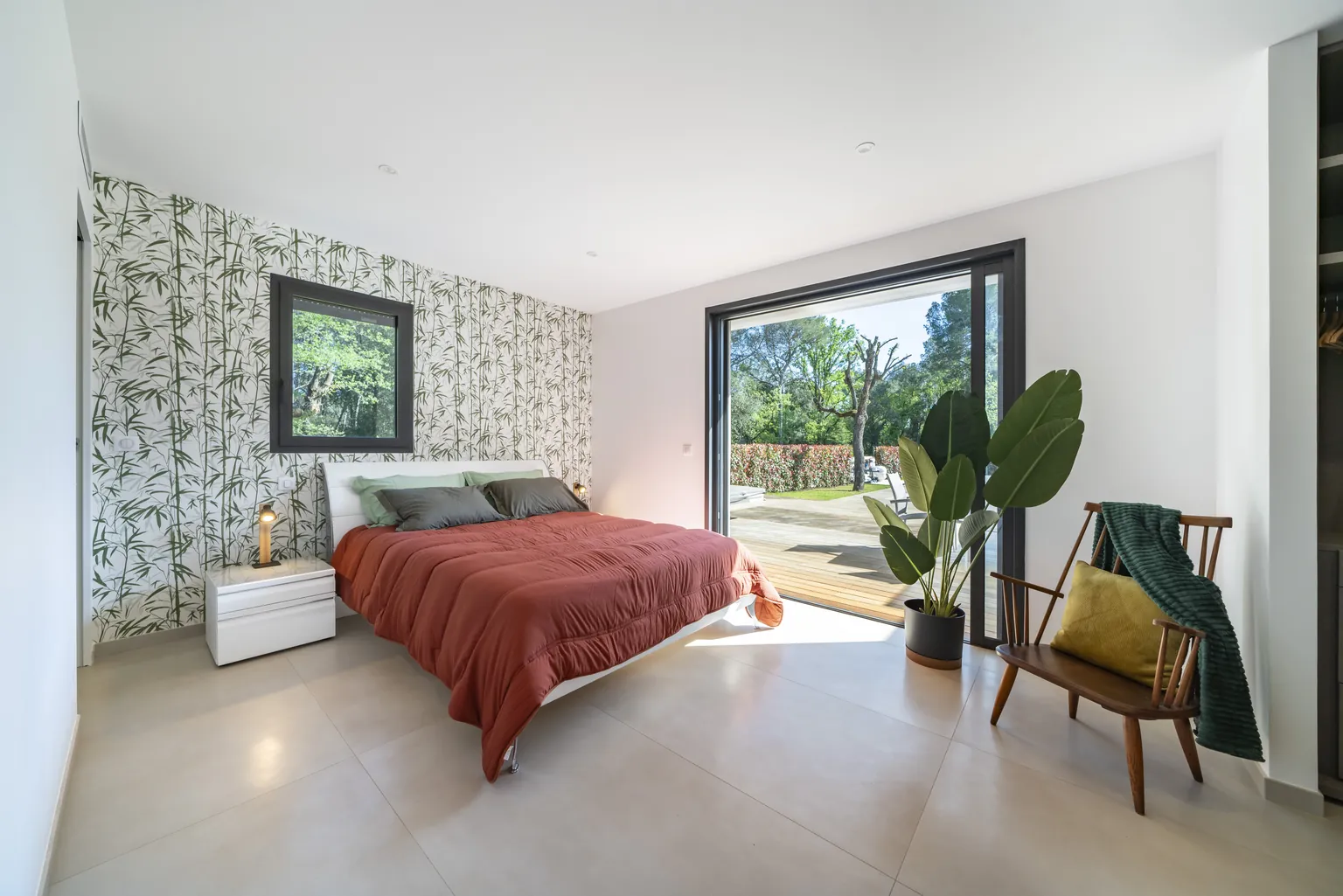 Villa Smeralda interior and exterior view 25