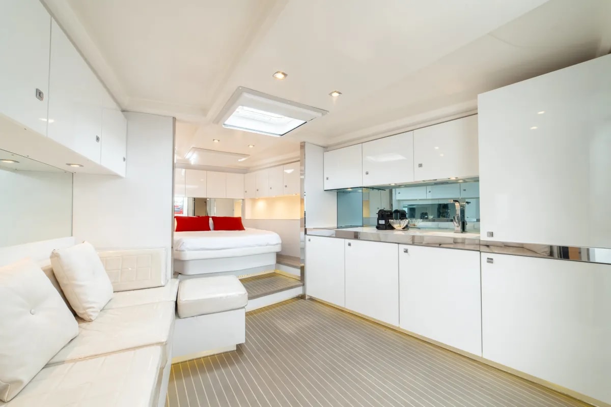 VanDutch 55 Balmar cruising detail